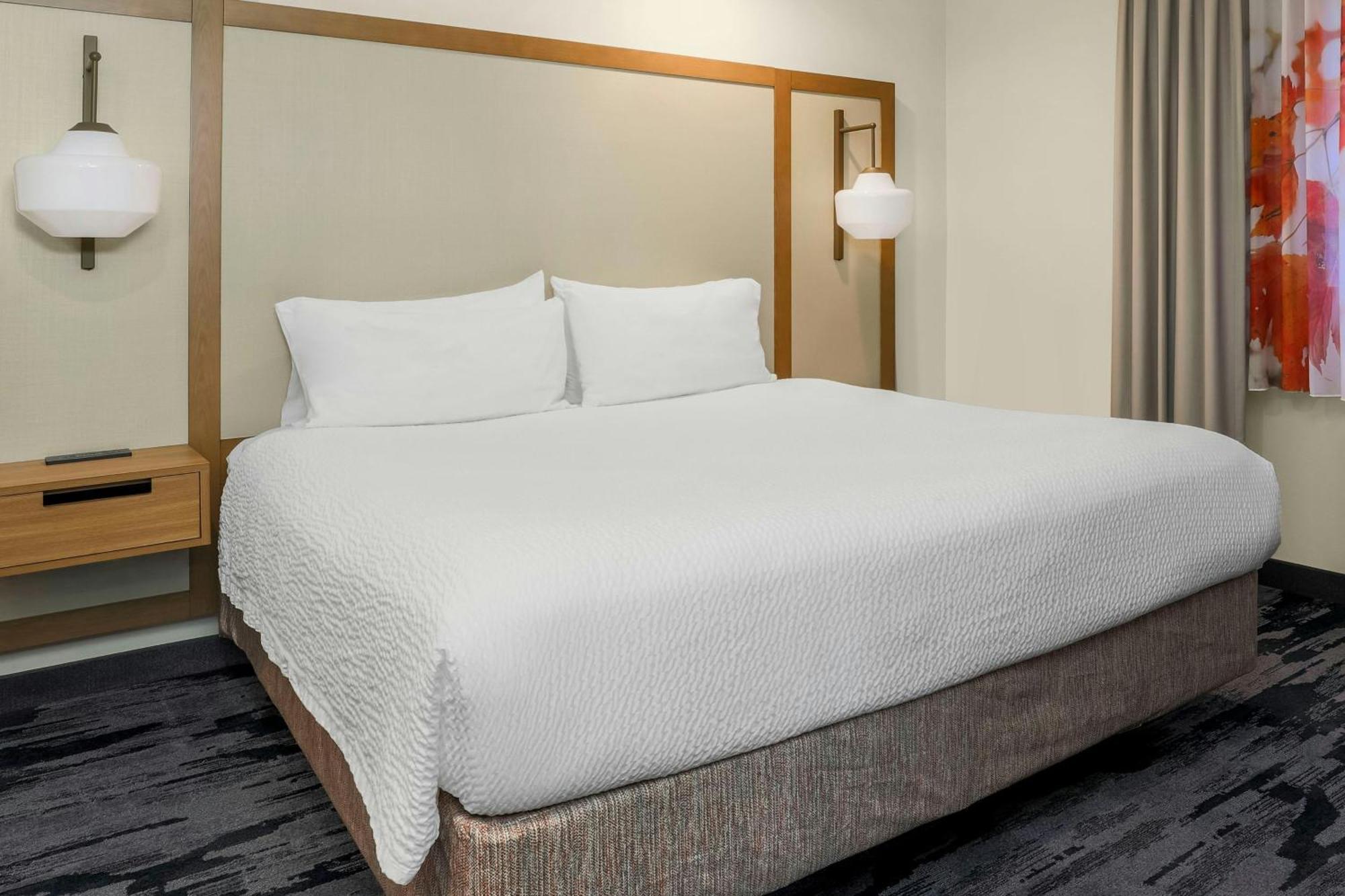 Hotel Fairfield And By Marriott Airport 3*