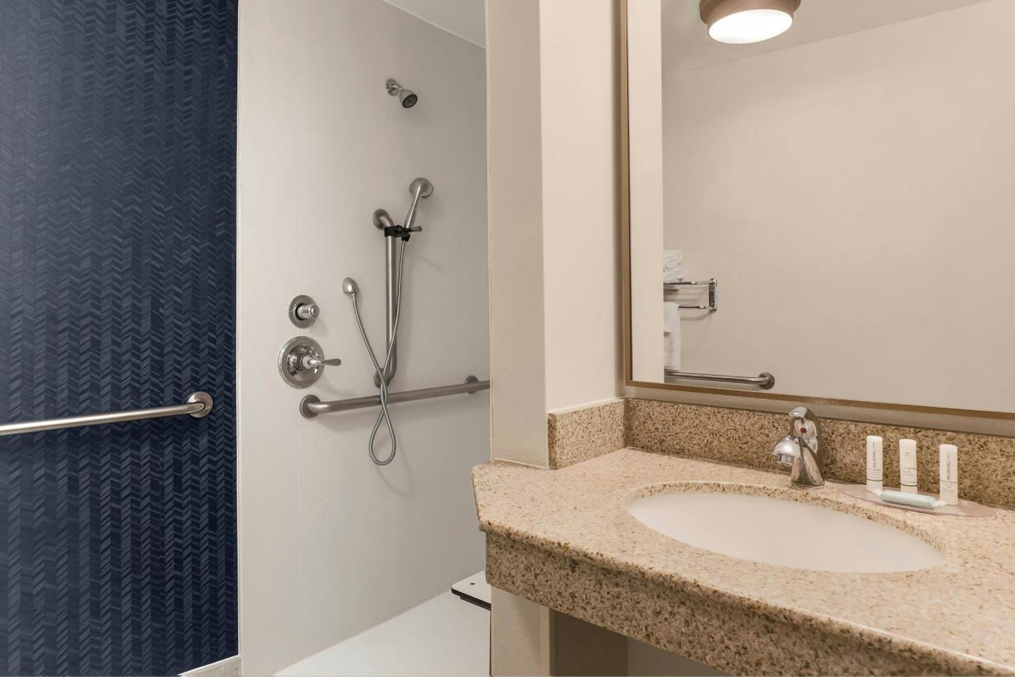 Hotel Fairfield And By Marriott Airport San José