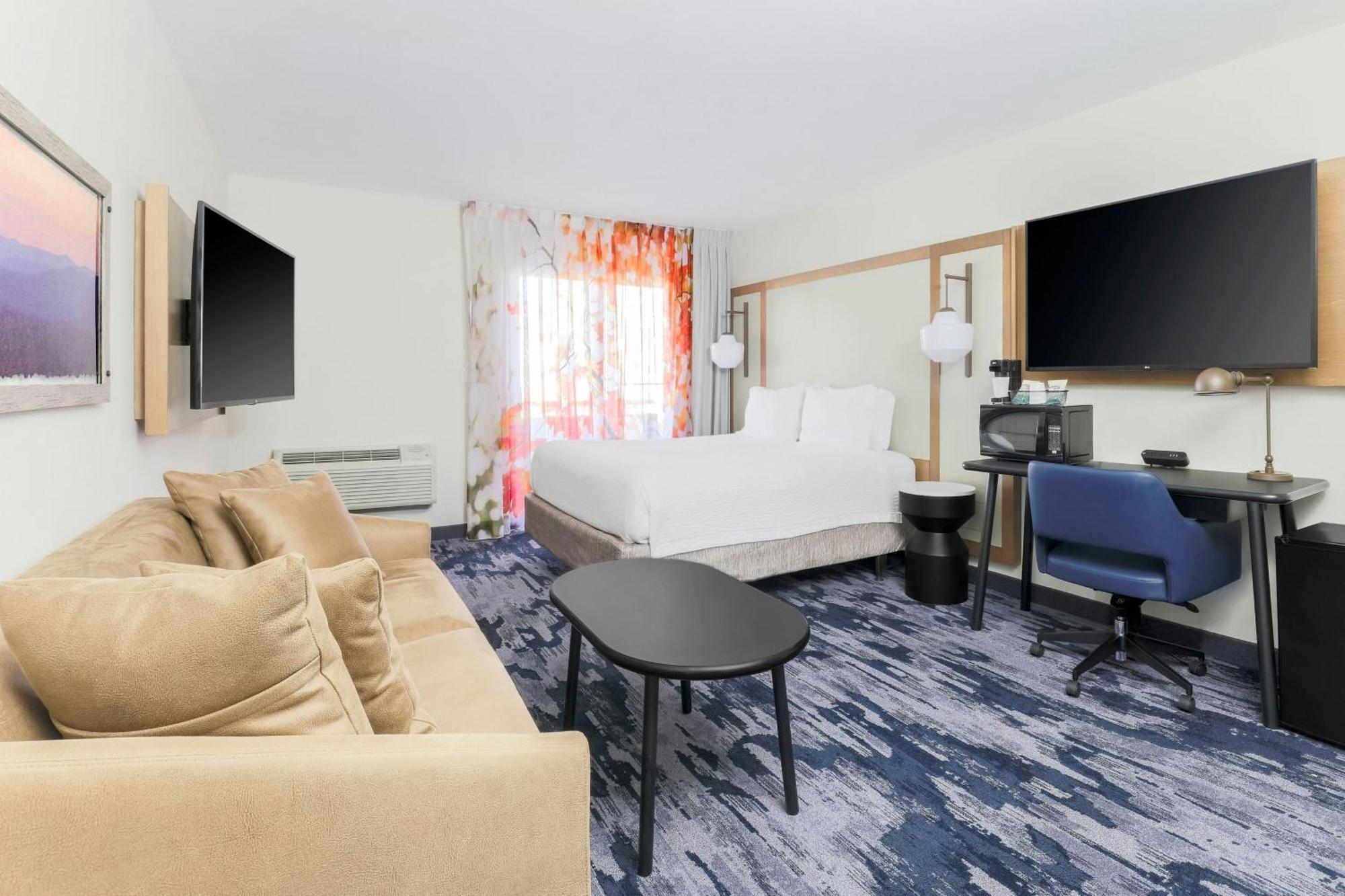 Fairfield And By Marriott Airport Hotel 3*